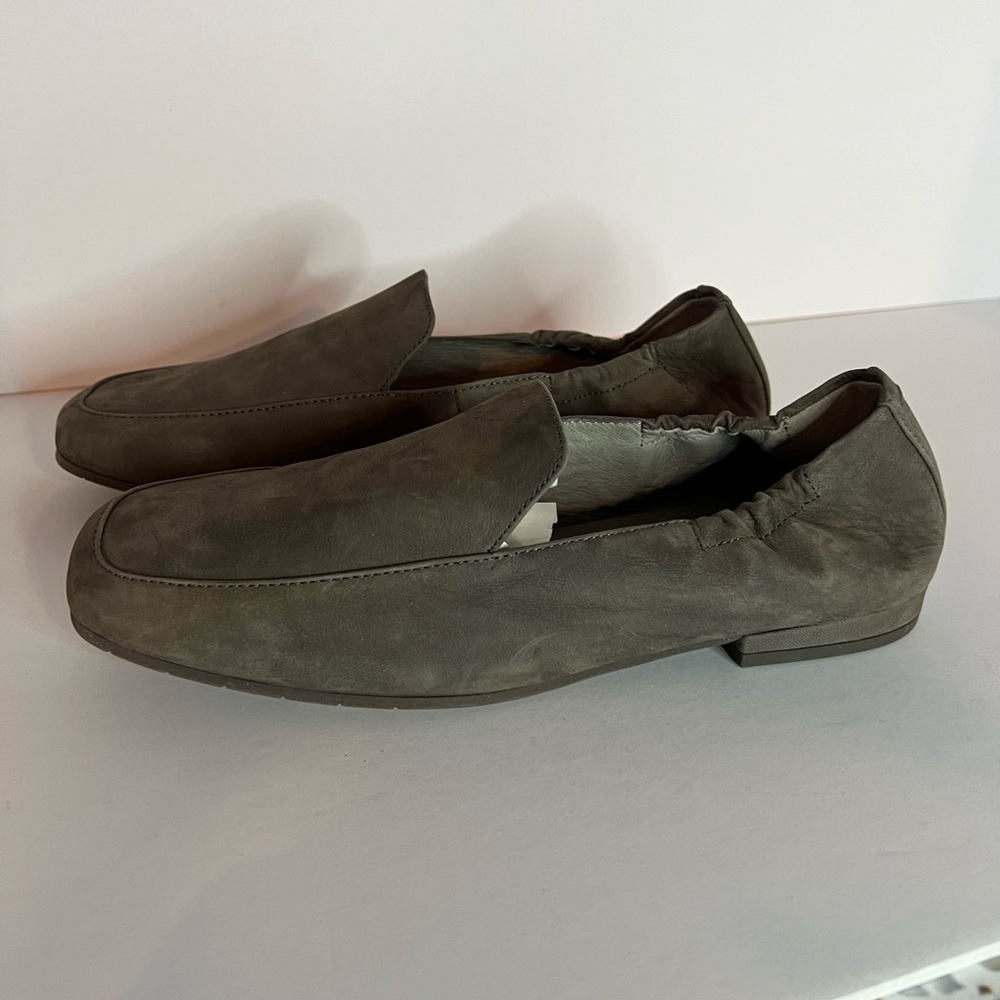 Eileen Fisher NWOT Loafers. Size 9. Grey Sueded - Picture 4 of 6